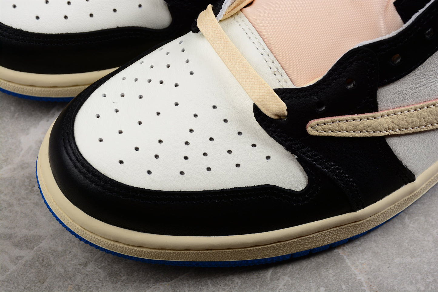 AJ 1 Retro Low OG SP Fragment x Travis Scott