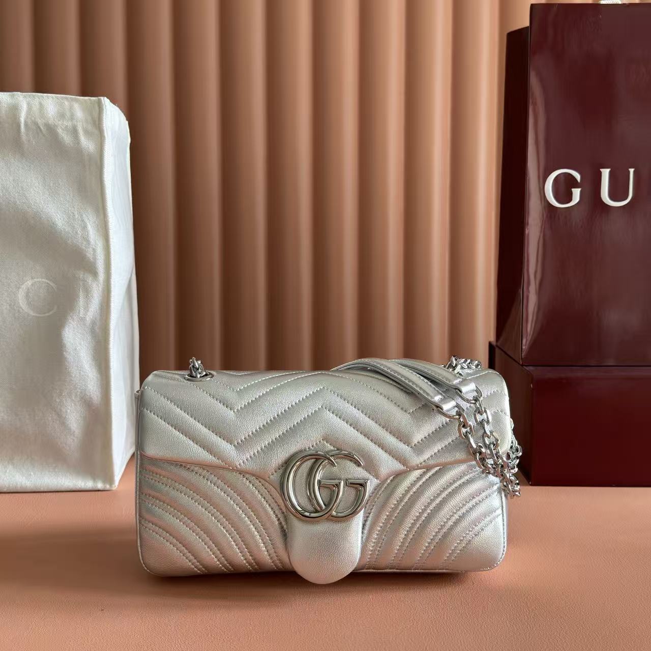 GG Marmont Small Shoulder Bag Metallic Silver Leather