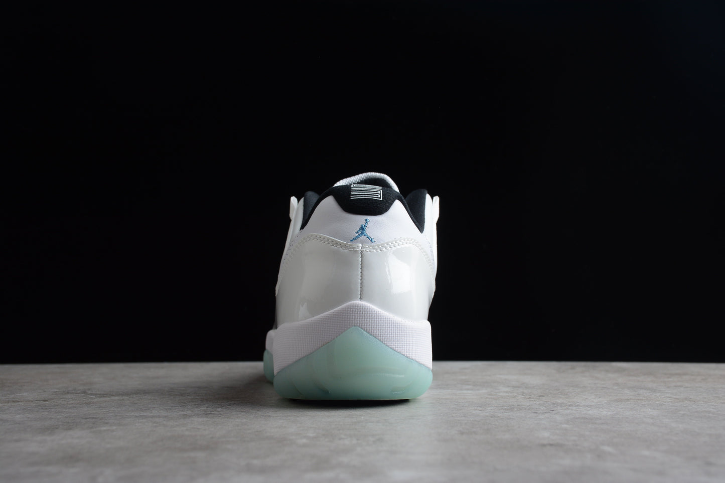 AJ 11 Low Legend Blue