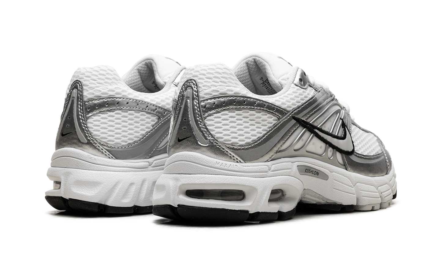 Air Max Moto 2K WMNS "White / Metallic Silver" HQ2056 103