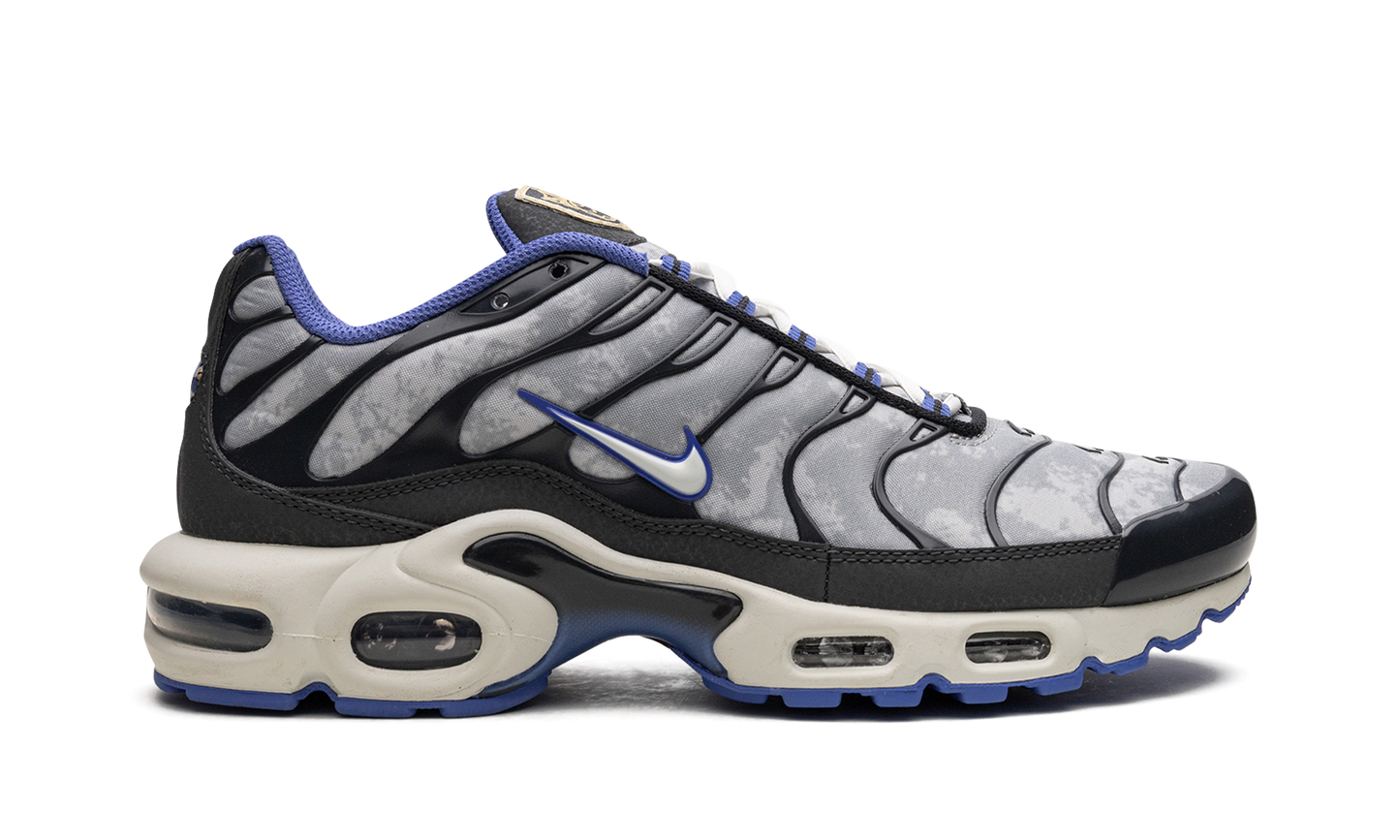 Air Max Plus SE "Social F.C." DQ3981 001