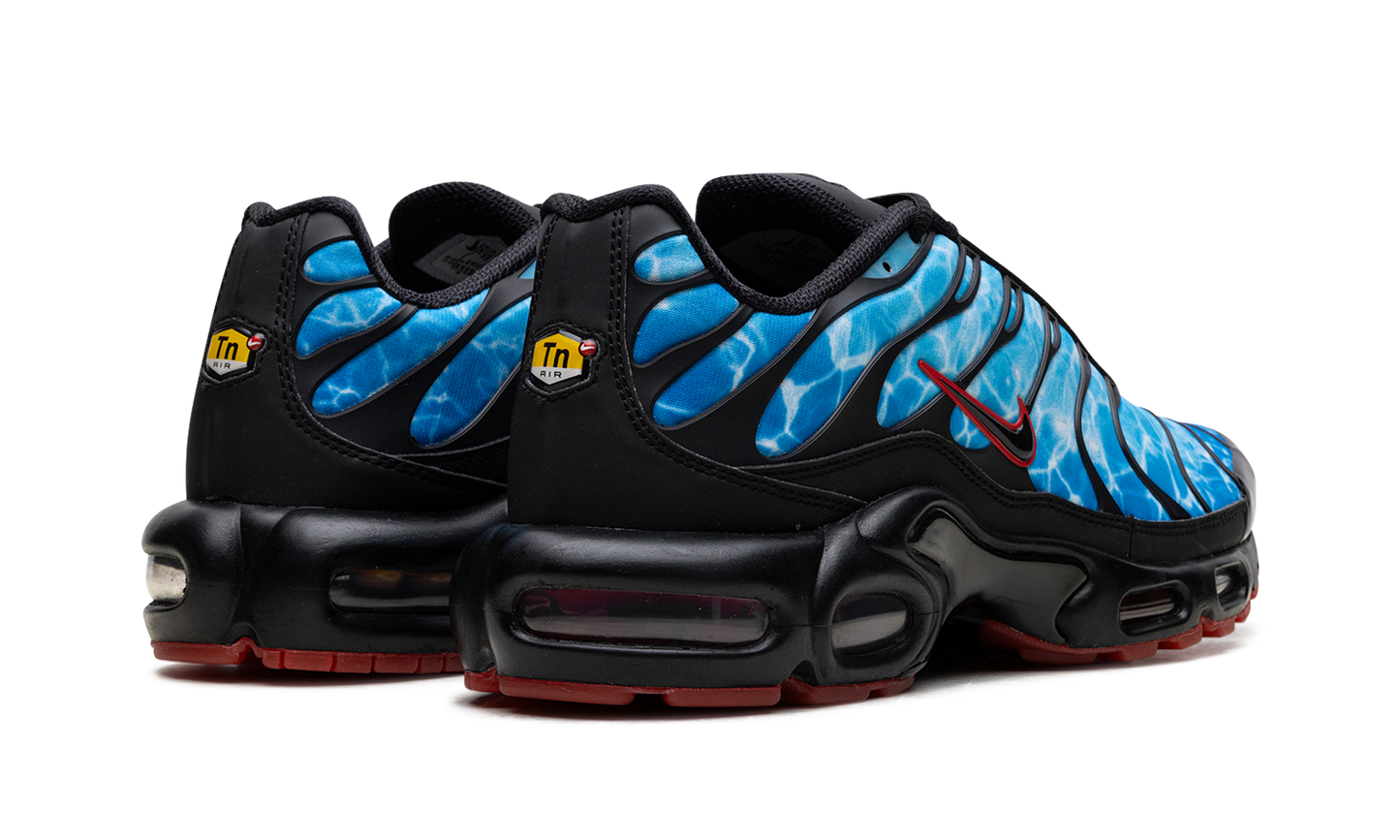 Air Max Plus "Shark Attack" HQ3824 001