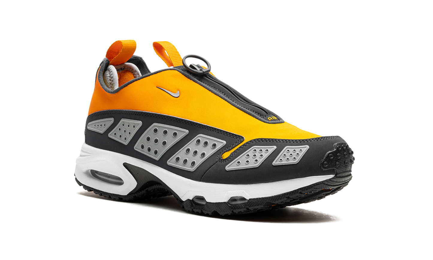 Air Max Sunder WMNS "Canyon Gold Deep Ocean" HJ8080 700