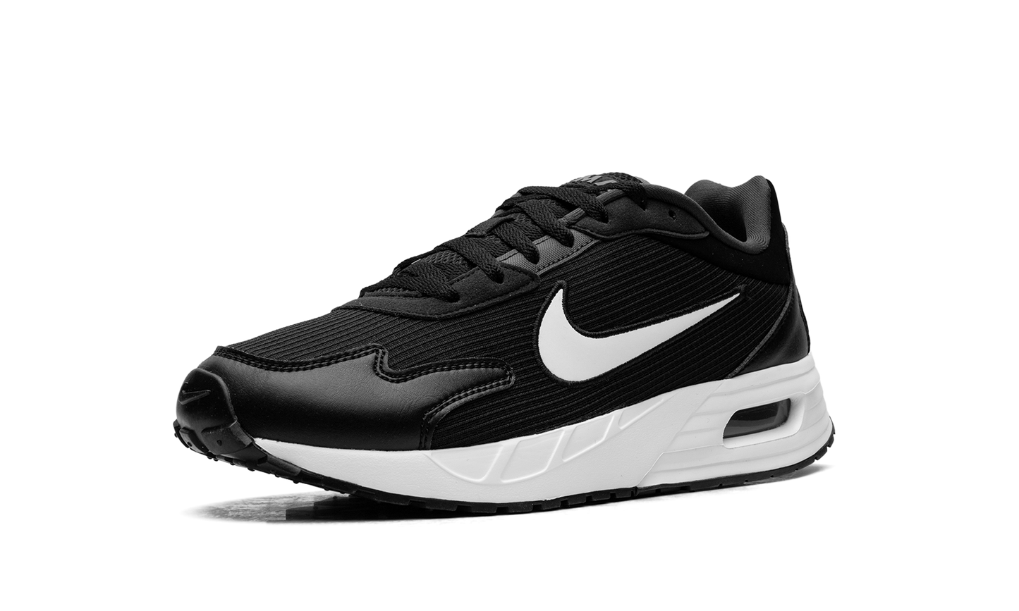 Air Max Solo "Black / White" HQ2572 001