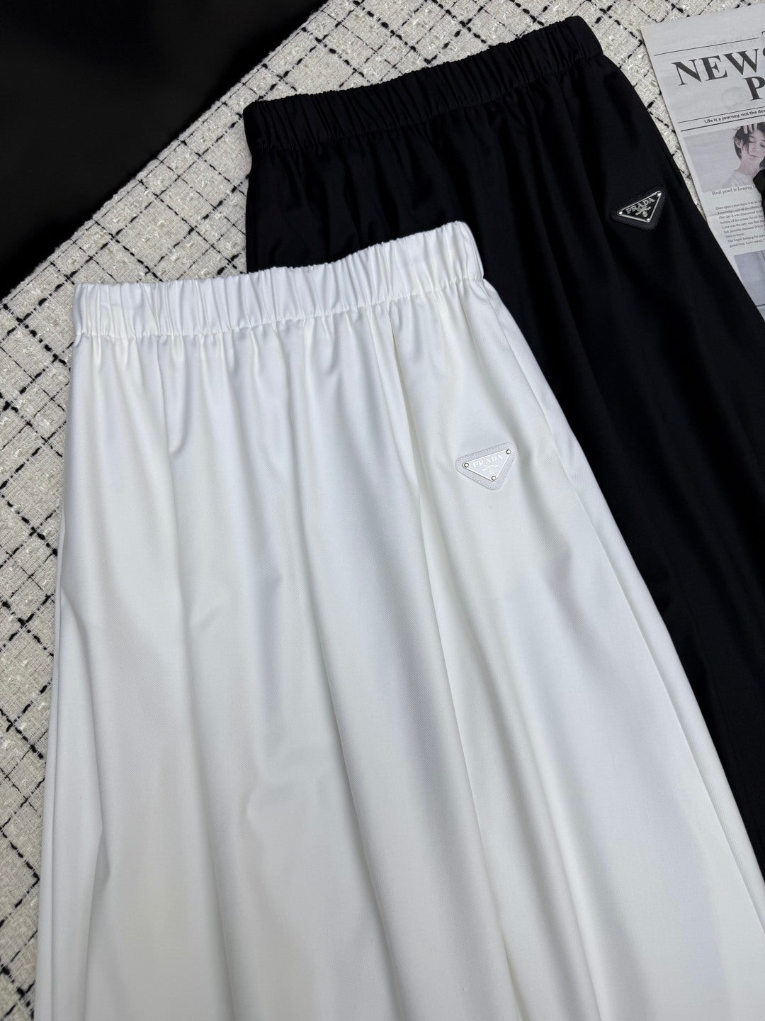 Prada 26S White Wool Blend Pleated Midi Skirt 428104