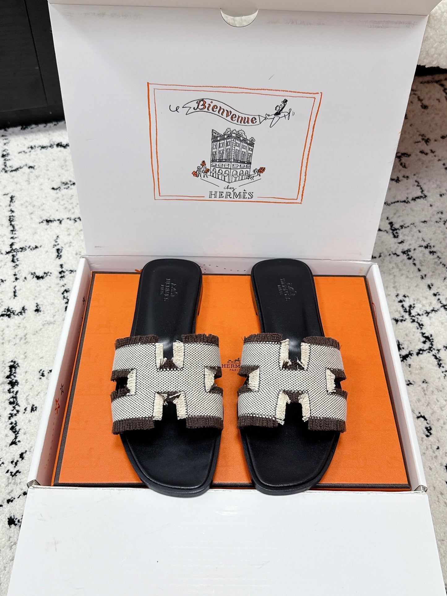HM 26ss Oran Sandals Black White Brown Canvas Cowhide 617214