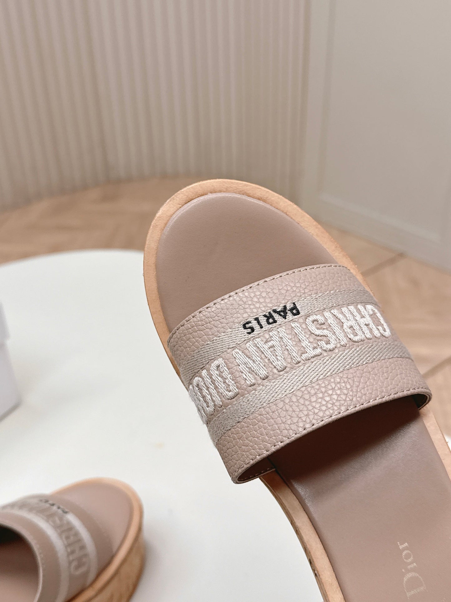 CD 26s  Platform Sandals 85 Nude Cowhide 643778