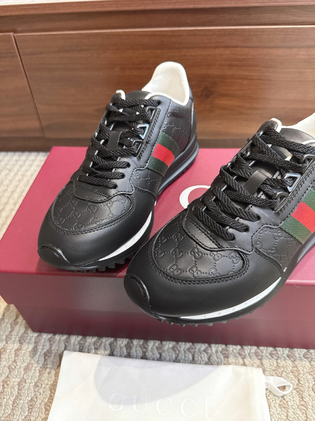 GG Re-Motion Sneakers Black Leather 104410