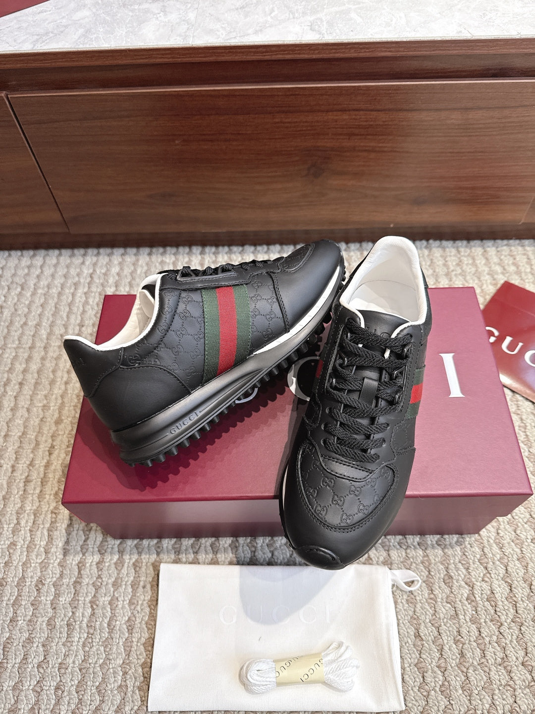 GG Re-Motion Sneakers Black Leather 104410