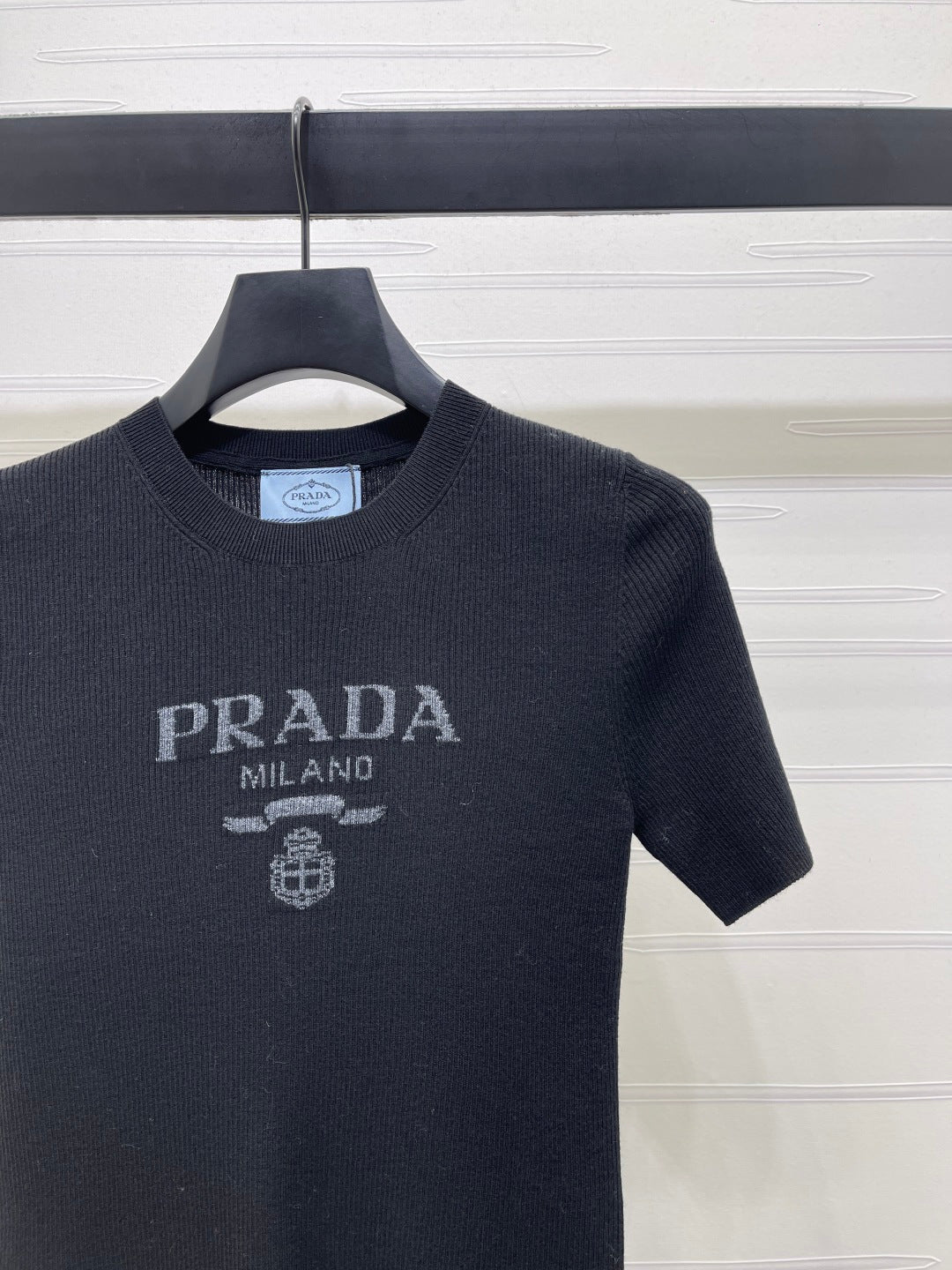 Prada Round Neck Knit Short-Sleeve Top Black Wool 351041