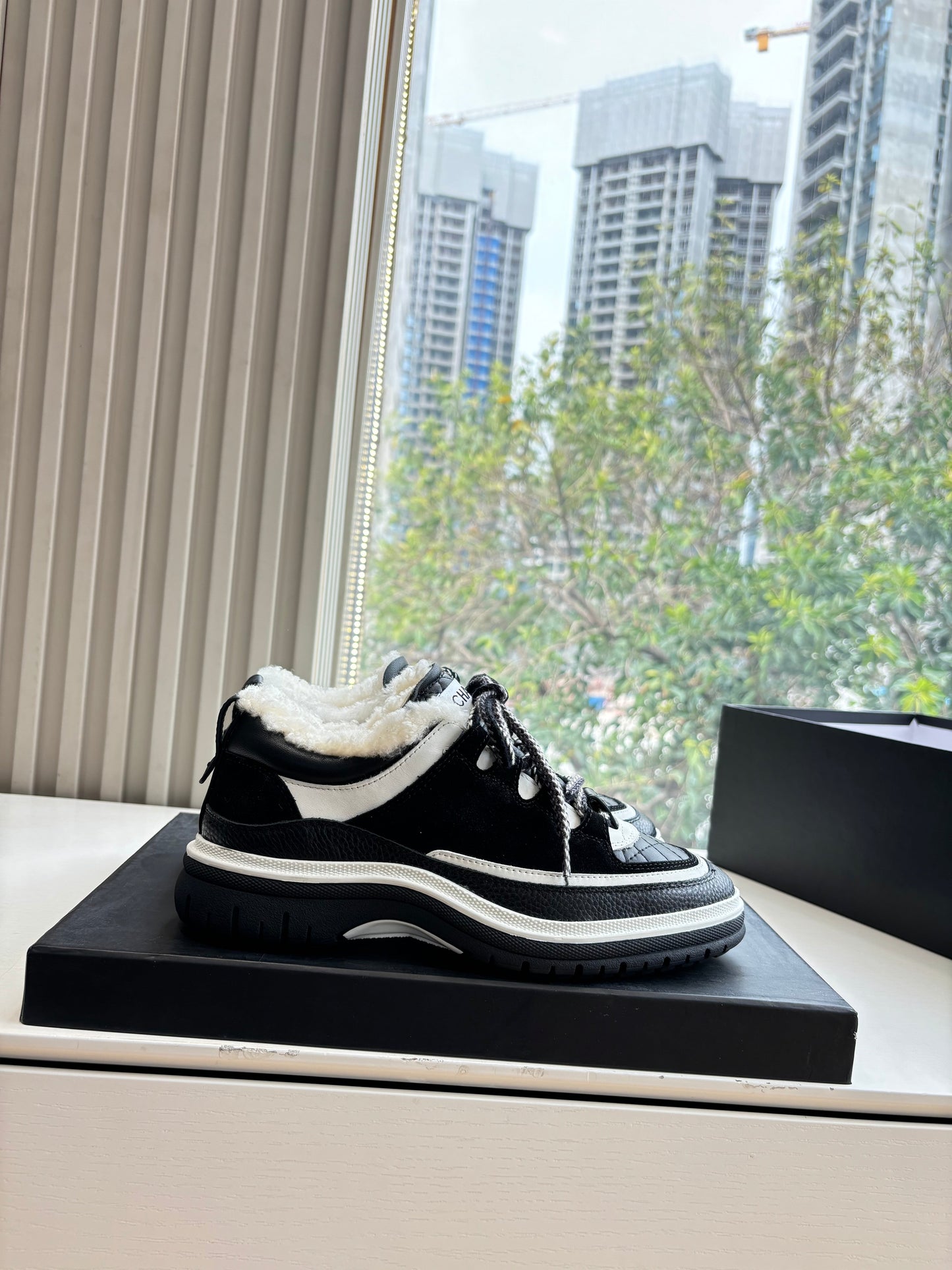 CC Casual Shoes Women's Low Top Black White Suede Cowhide Fur 548855