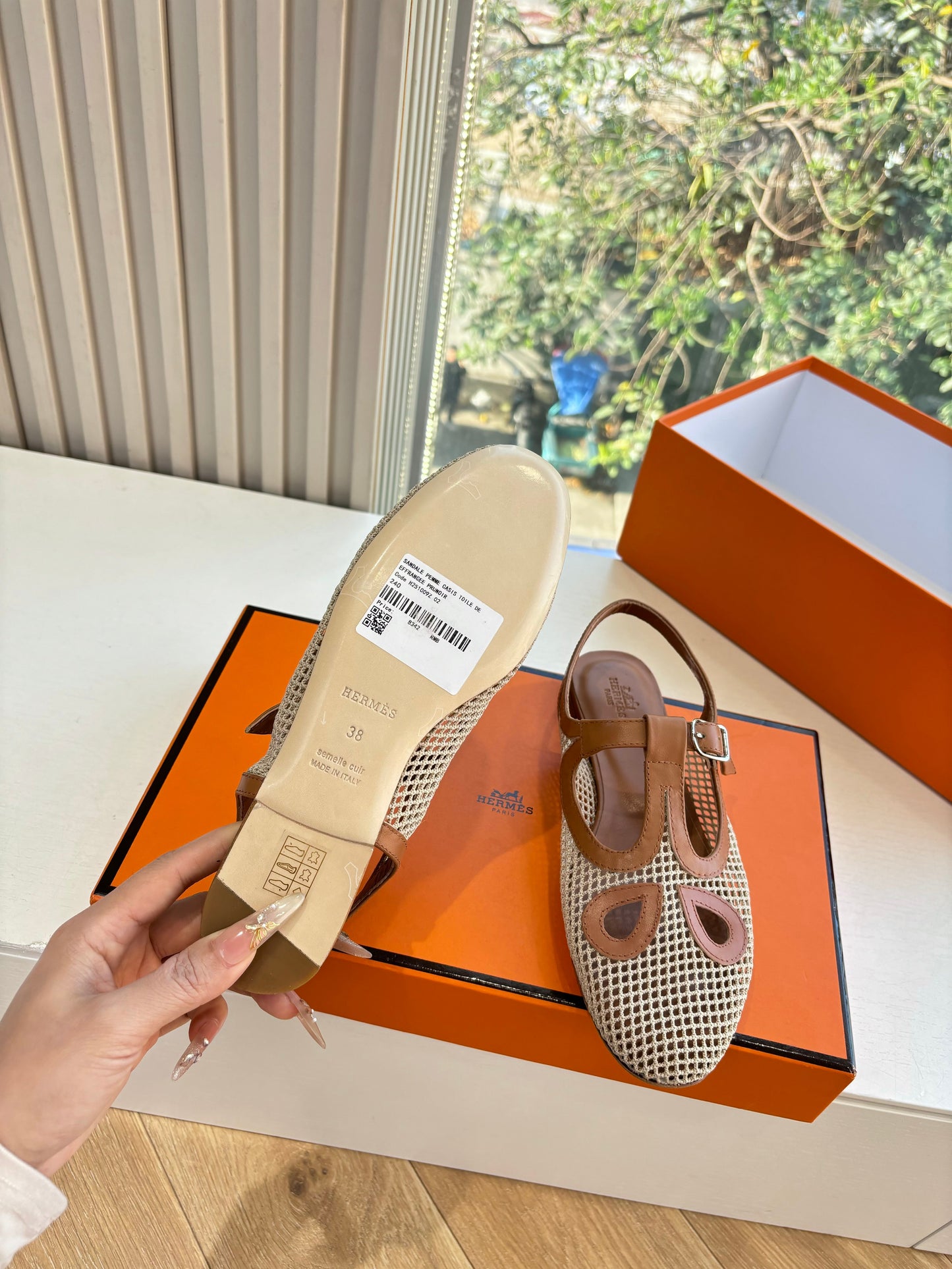 HM 26ss Pig-Nose Flat Sandals Brown Beige Mesh Sheepskin 603925