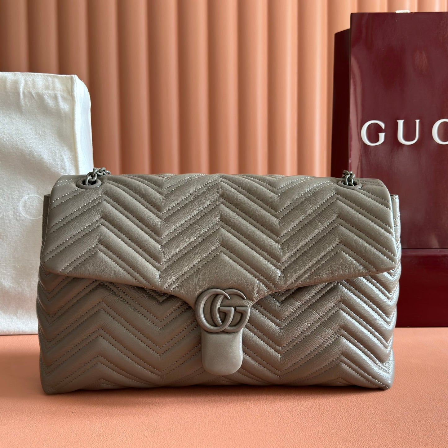 GG MaxiMatelassé GG Marmont Shoulder Bag 37.5 Grey Leather