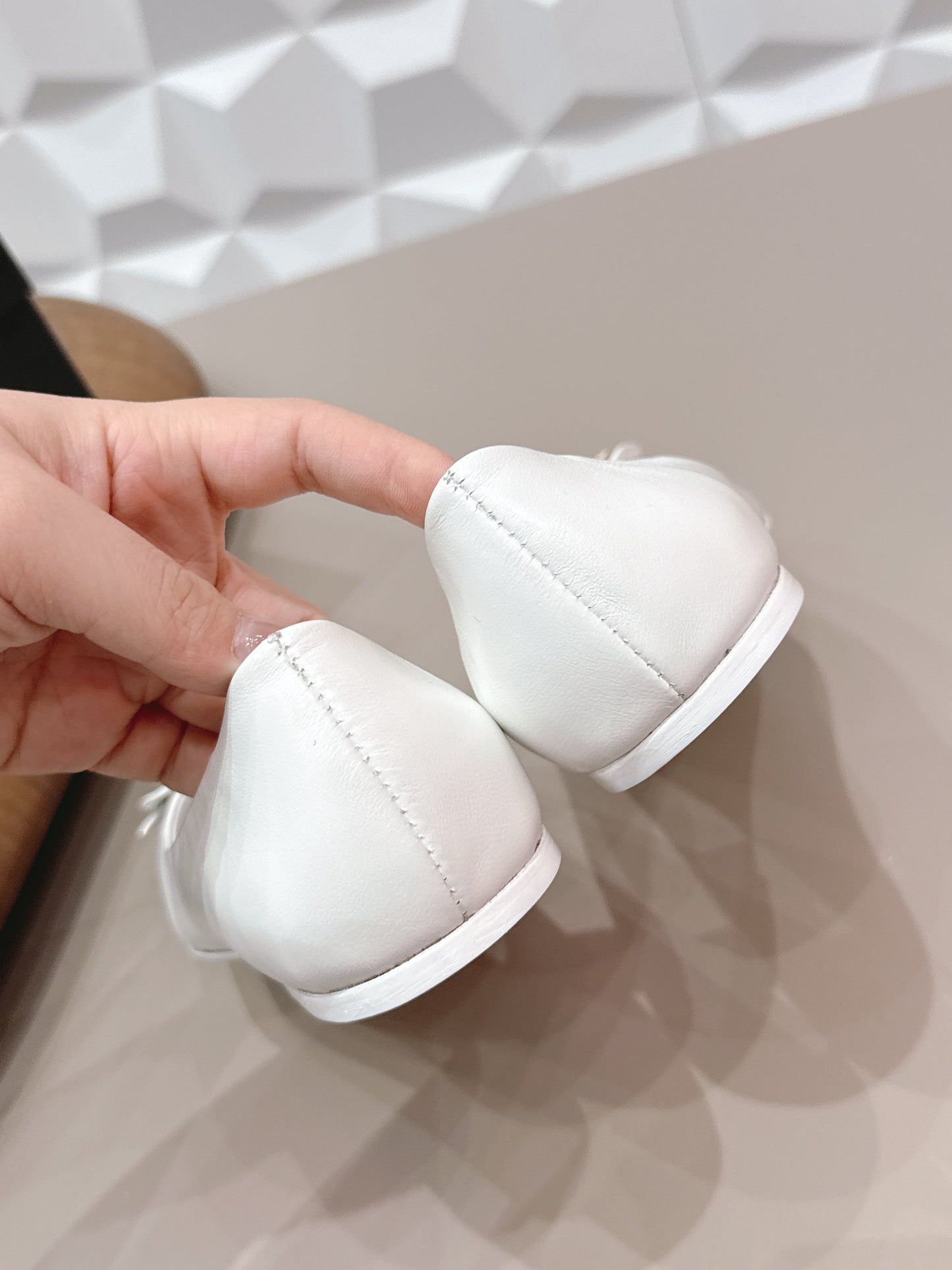 CC 26s Ballet Flats White Black Sheepskin 650291