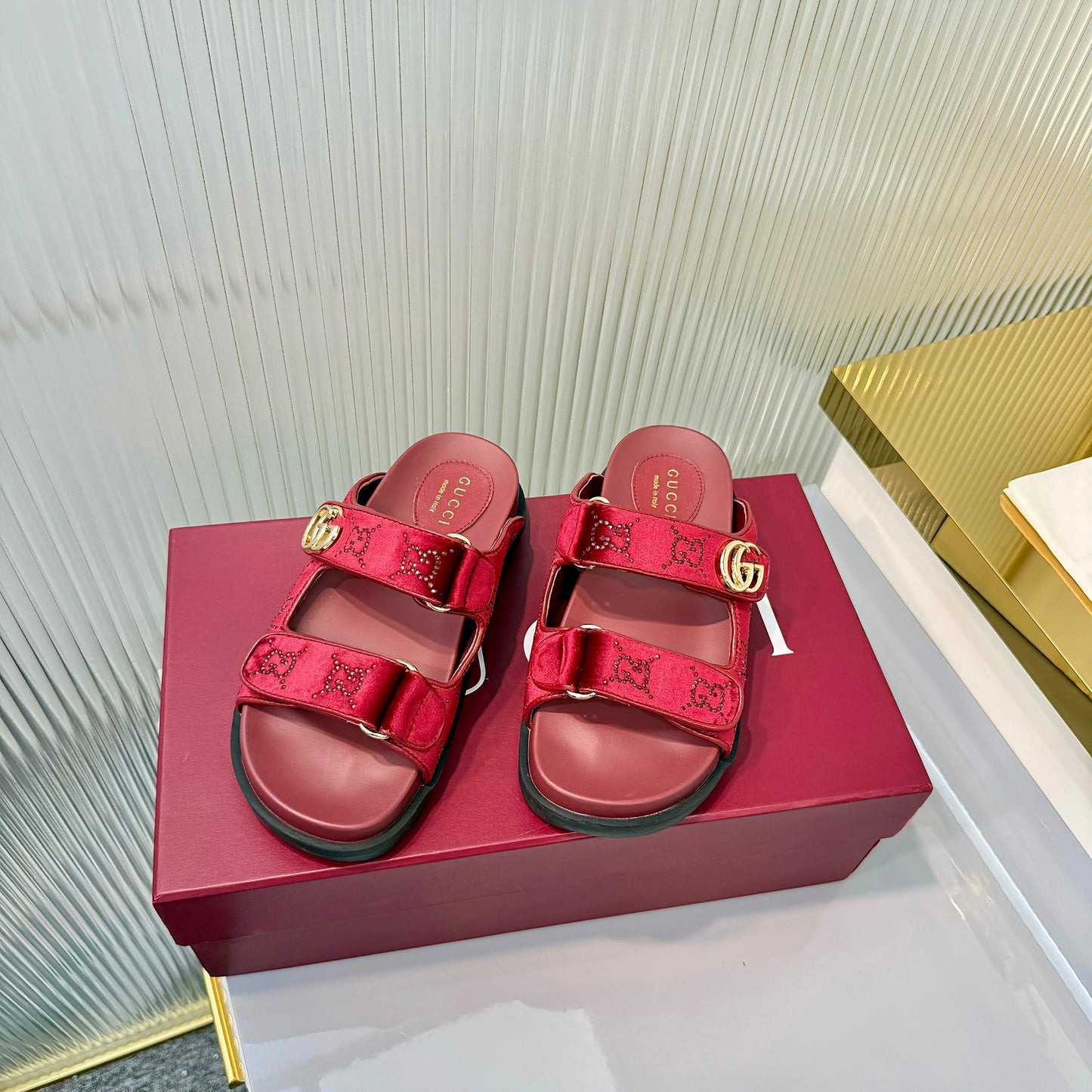 GG 26s Dad Mule Sandals Red Leather Velvet 714865