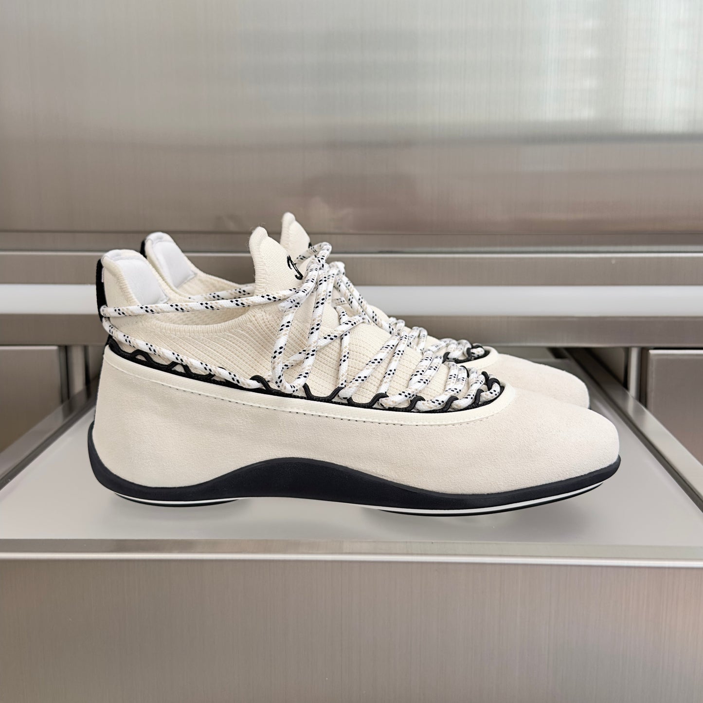 CC 26s Métiers d’art 2026 Sneakers White Suede Fibers 869409