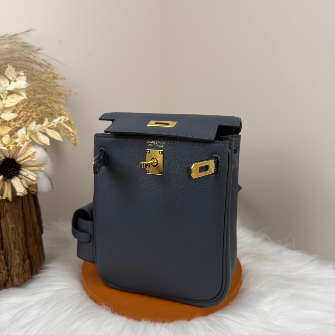 HM Kelly Jump Backpack Black Cowhide Gold Hardware 270044