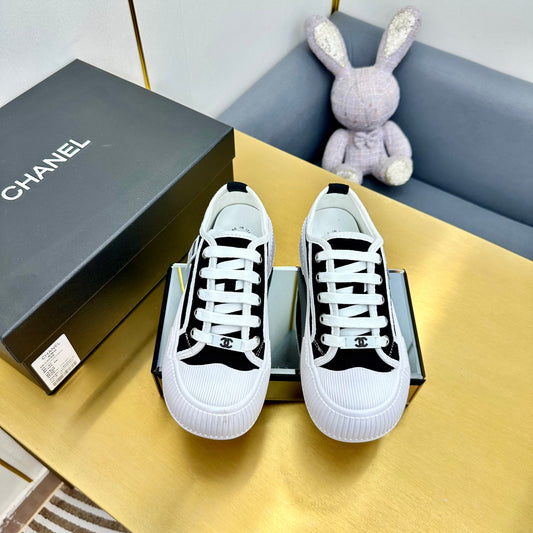 CC 26s Platform Sneakers Black Canvas 832618