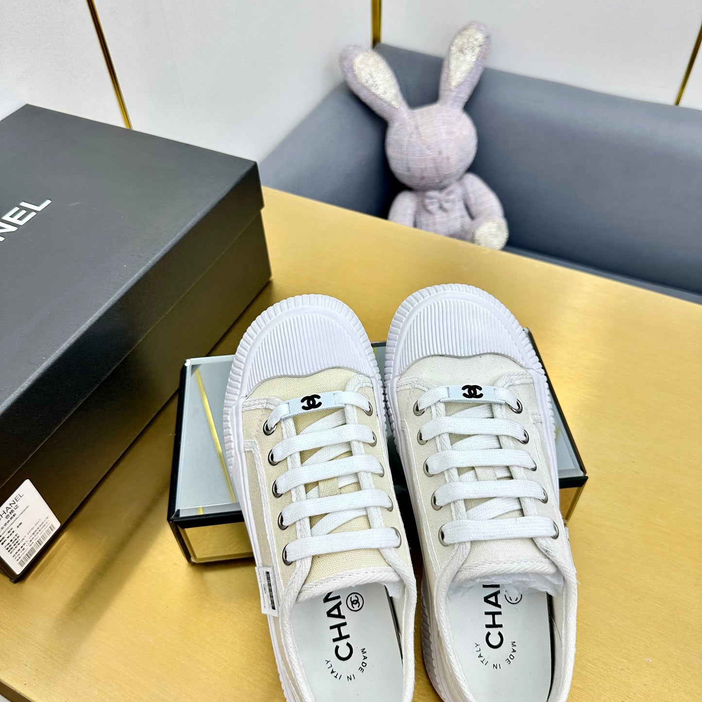 CC 26s Platform Sneakers Cream Canvas 832619