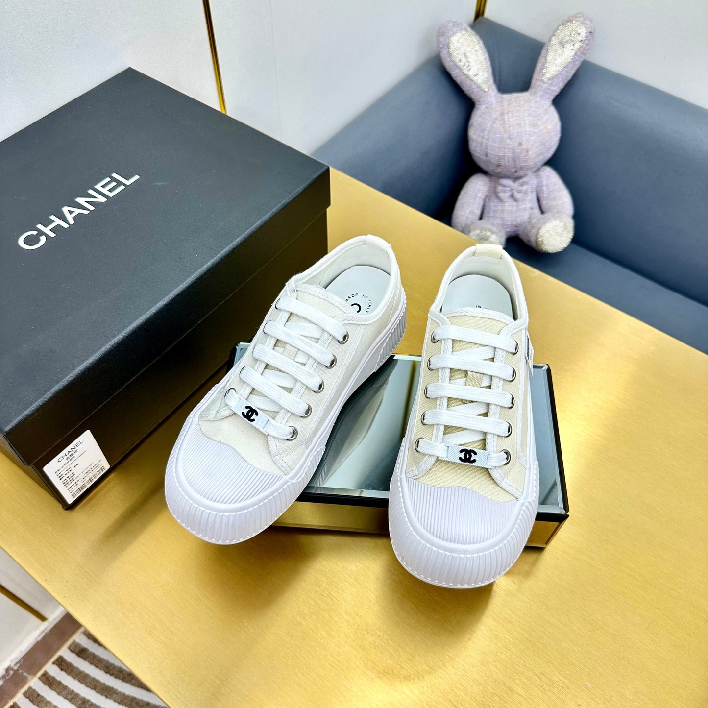CC 26s Platform Sneakers Cream Canvas 832619