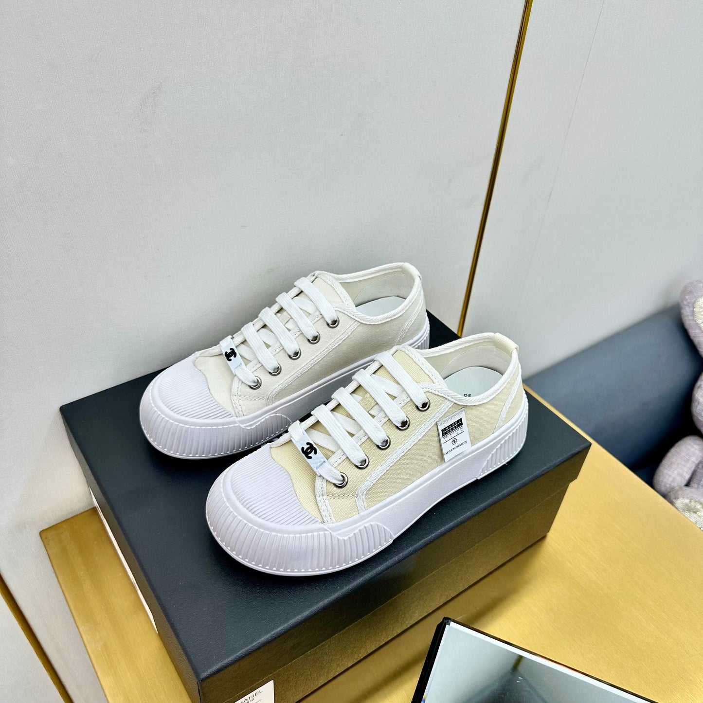 CC 26s Platform Sneakers Cream Canvas 832619