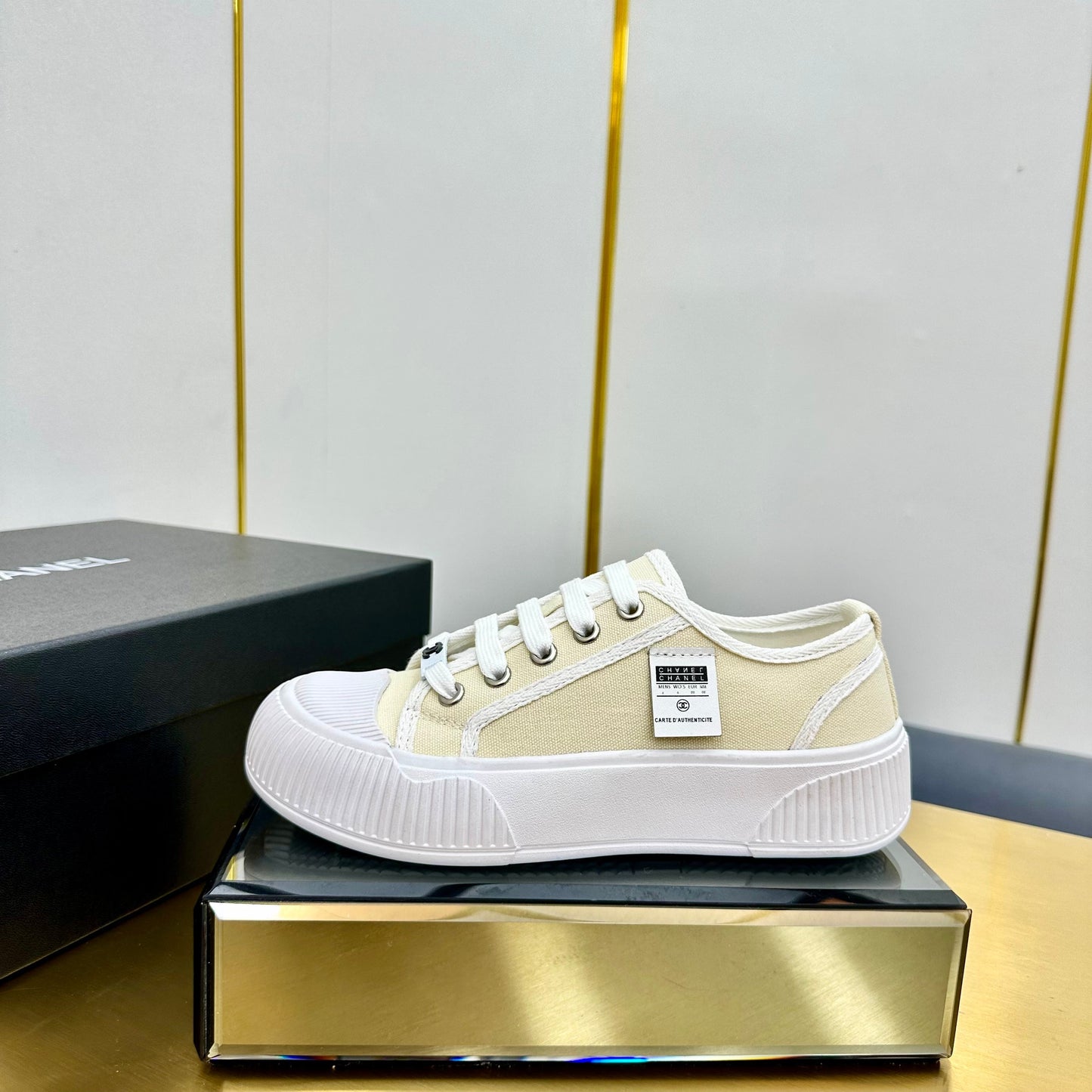 CC 26s Platform Sneakers Cream Canvas 832619