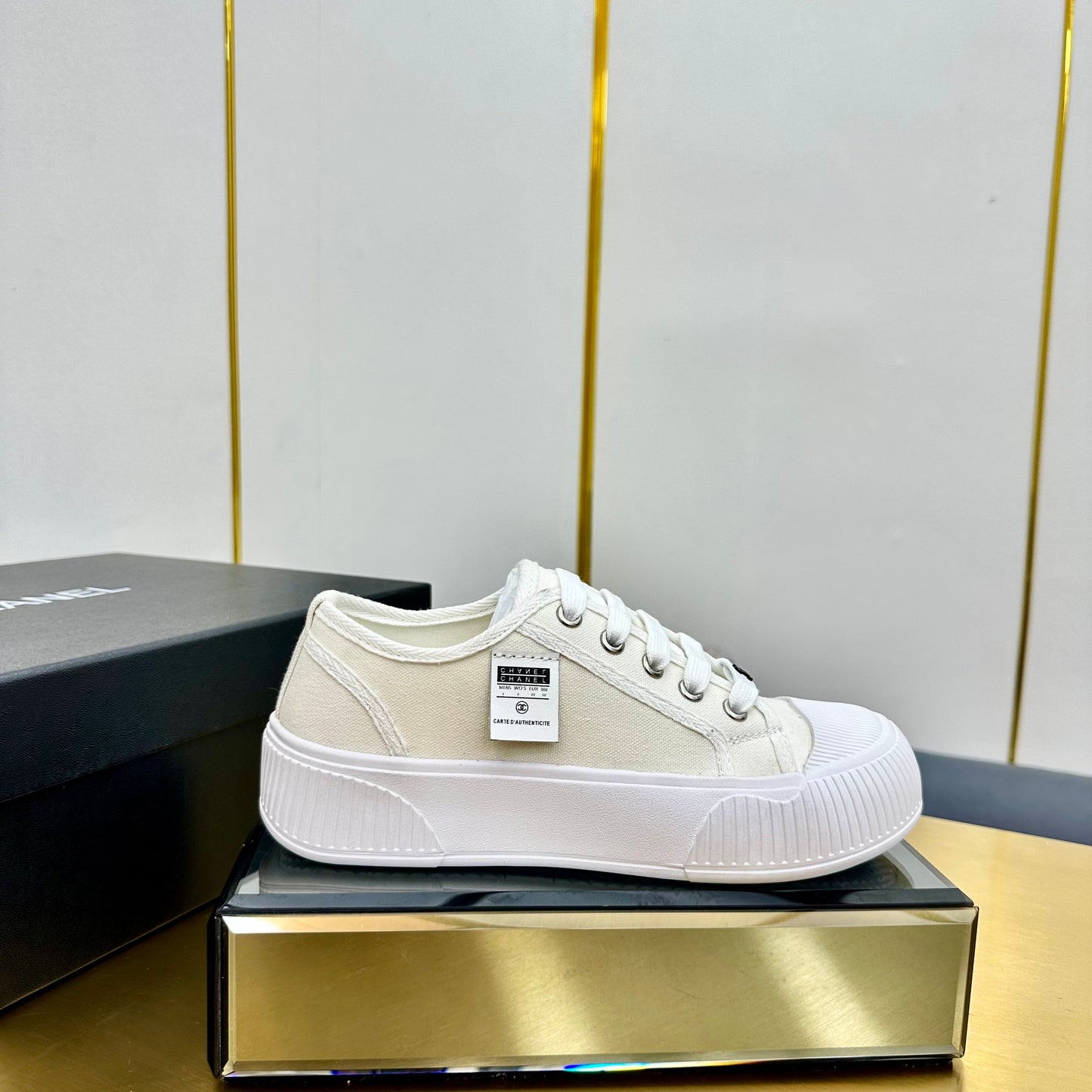 CC 26s Platform Sneakers Cream Canvas 832619