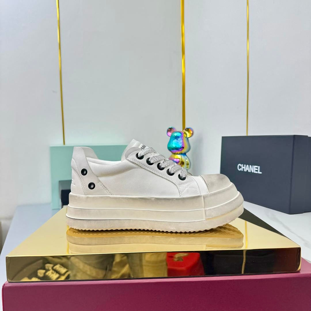 CC 25C Dirty Casual Sneaker White Sheepskin Rubber 413854