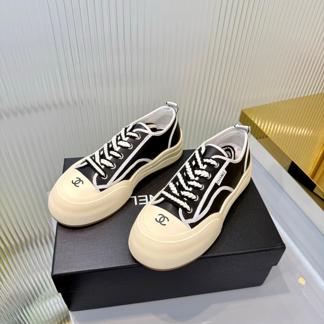 CC 26s Biscuit Shoes Black White Sheepskin 927711