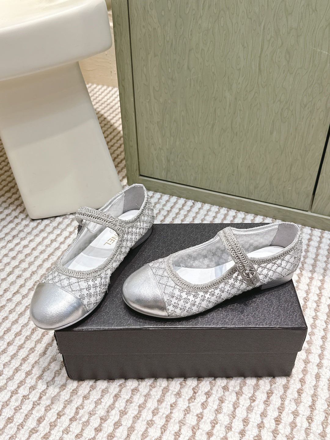 CC 25s AW Ballet Flat Sliver Sequin Woven 612350