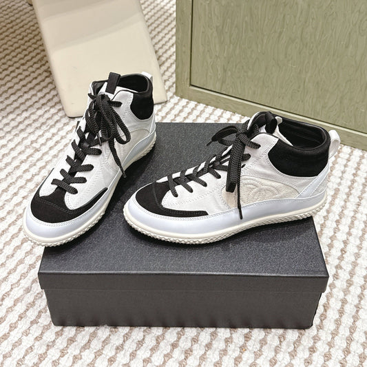CC 26s High-Top Sneakers In Black And White Calfskin And Suede