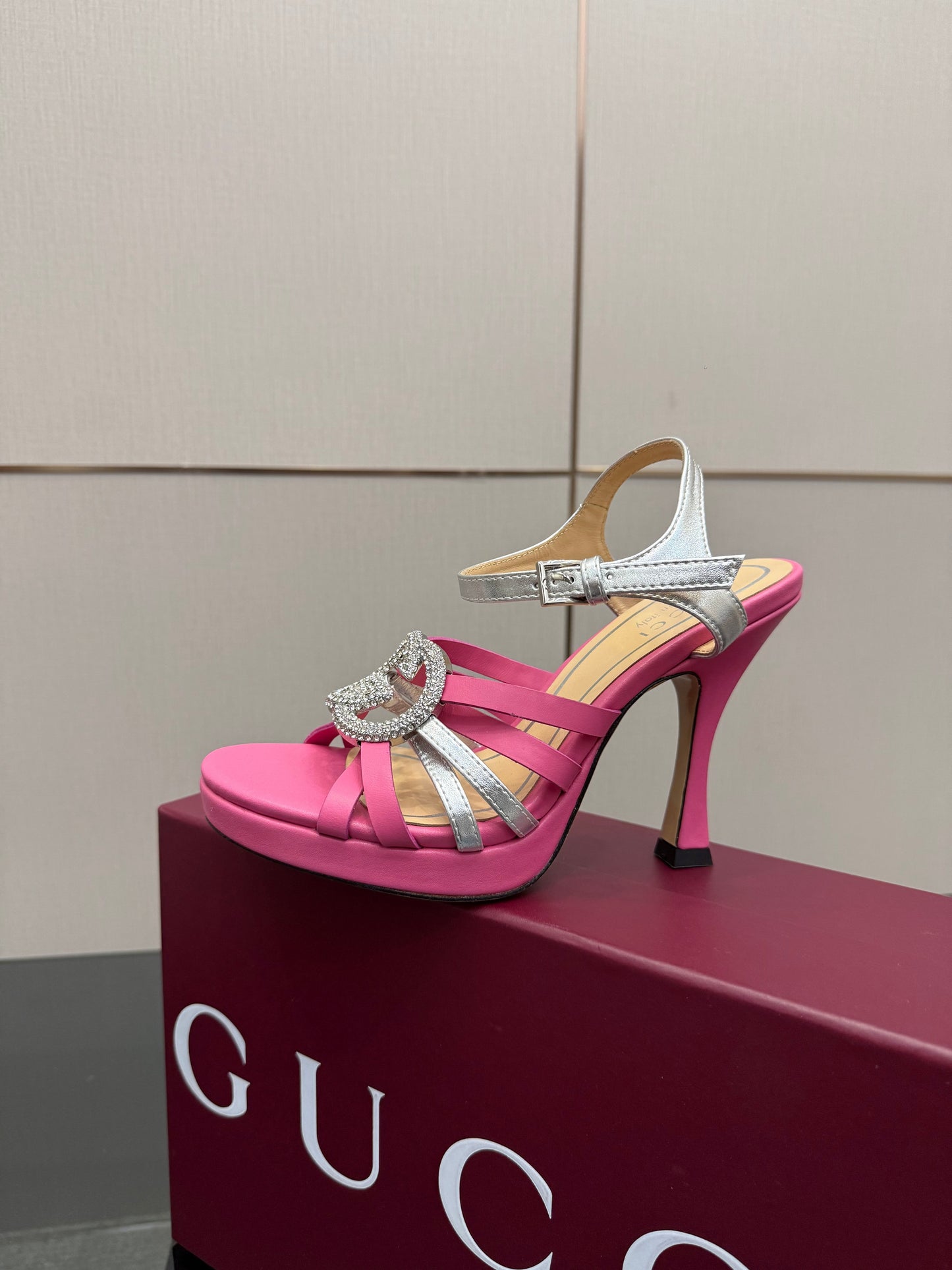 GG Pump 10.5cm With Crystal Interlocking G Pink Sliver Leather