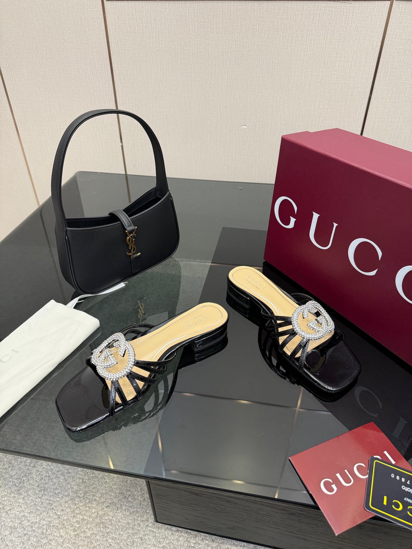 Women's Slide 25mm With Crystal Interlocking G Black Patent Leather