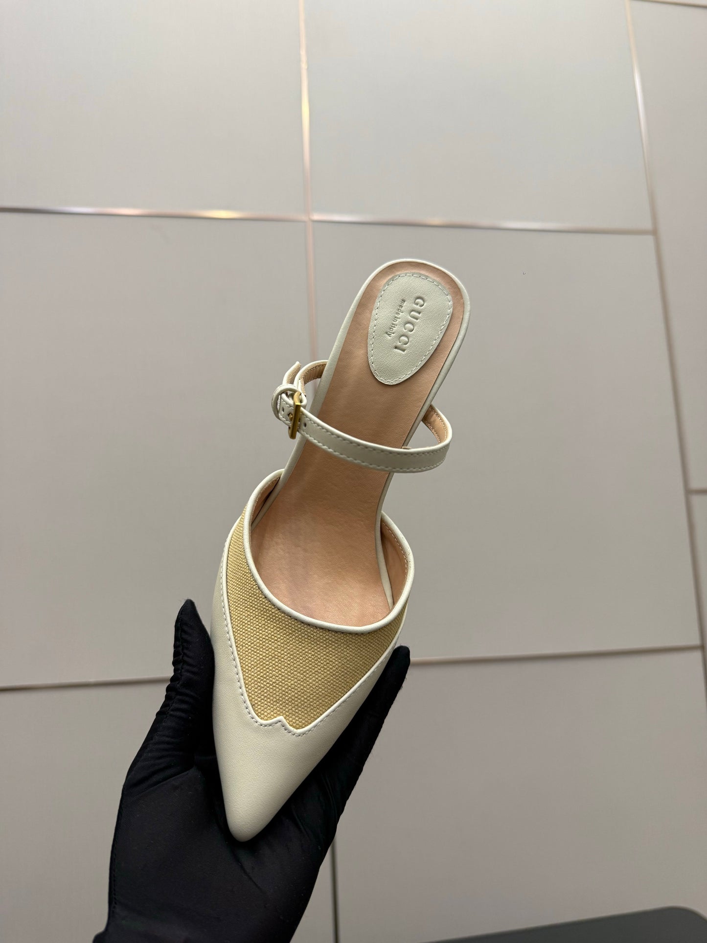 GG Pointed-Toe Mules 9.5cm Ivory Cowhide 725299