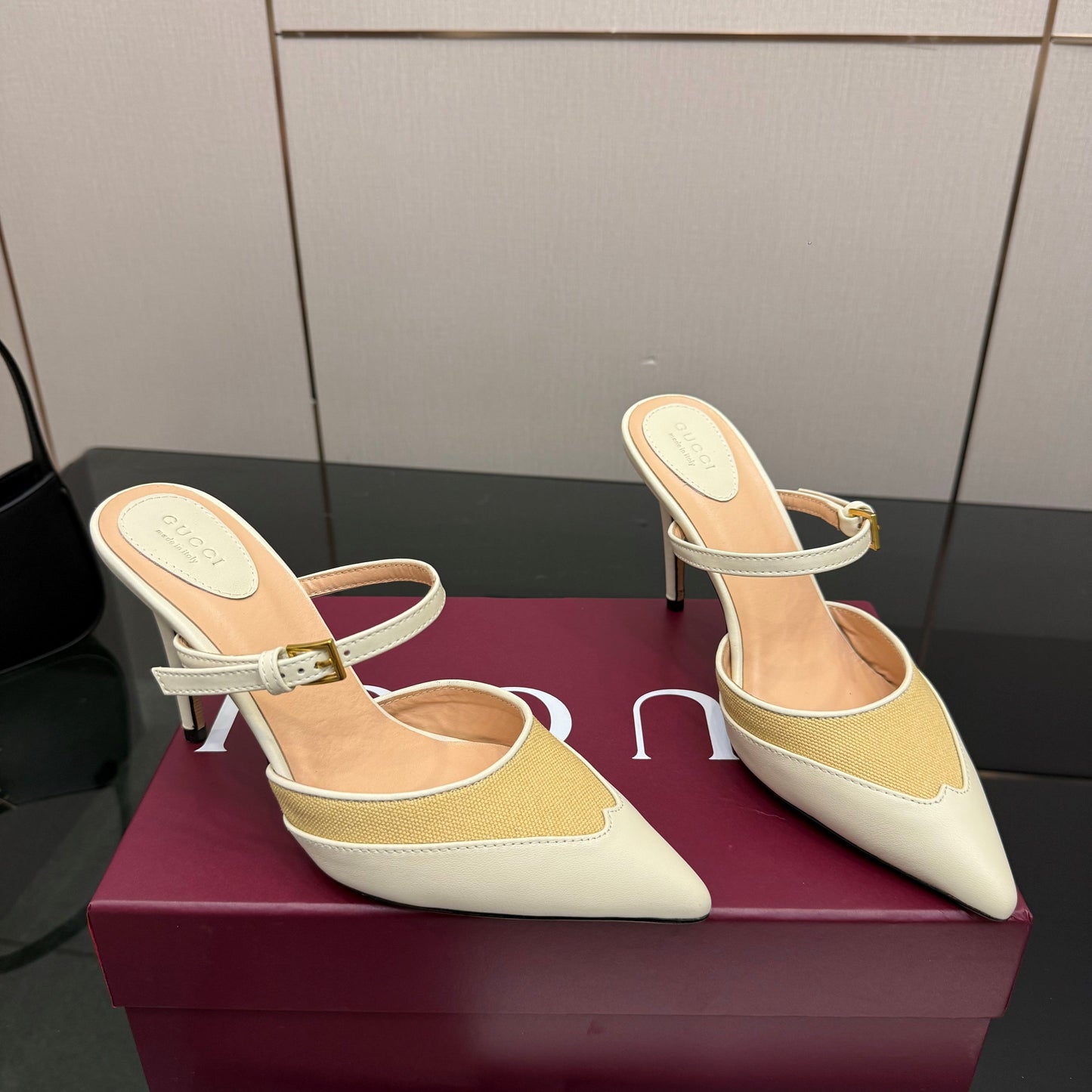 GG Pointed-Toe Mules 9.5cm Ivory Cowhide 725299