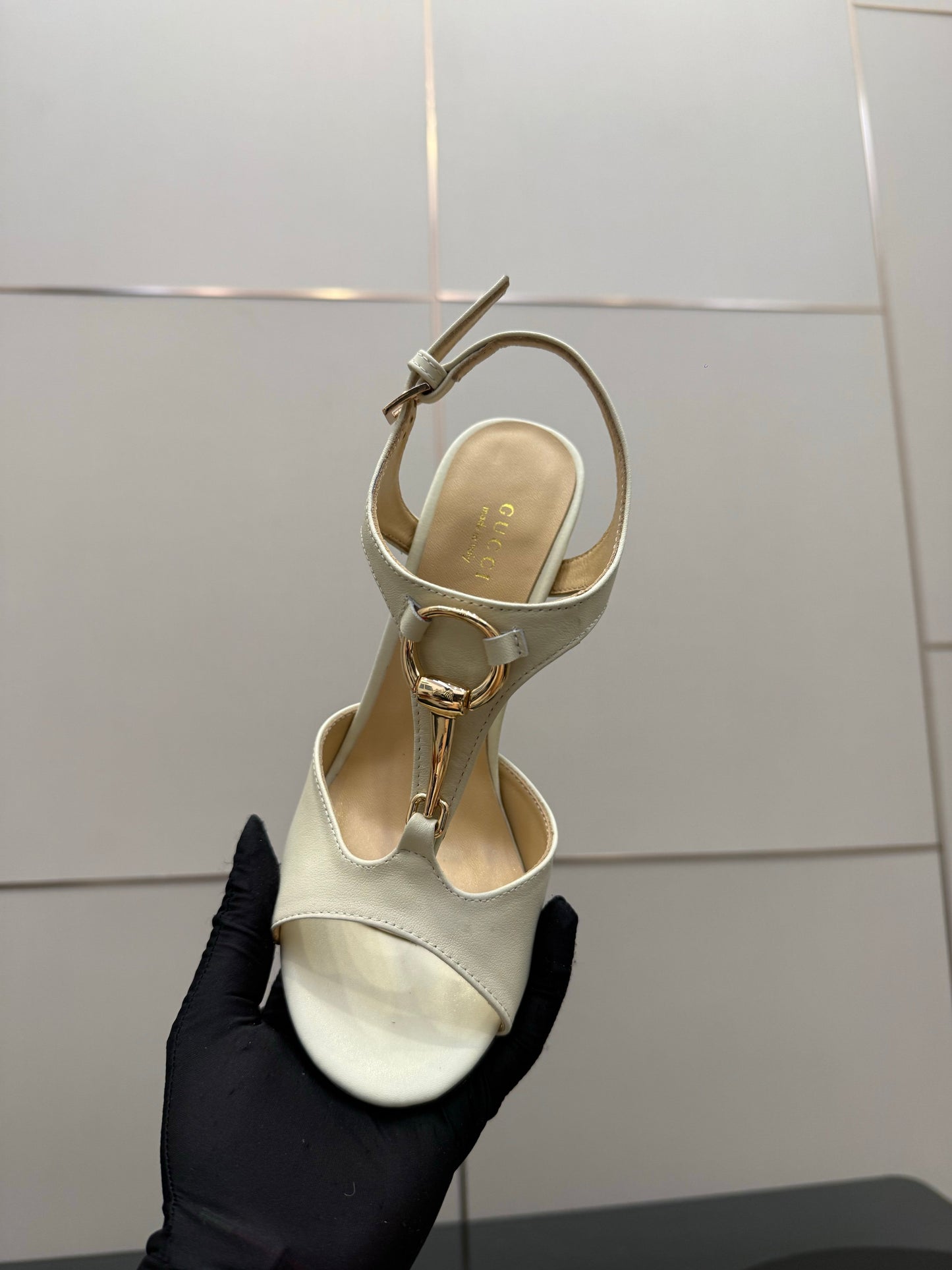 GG G-Buckle High-Heeled Sandals 10.5cm Ivory Cowhide 725305