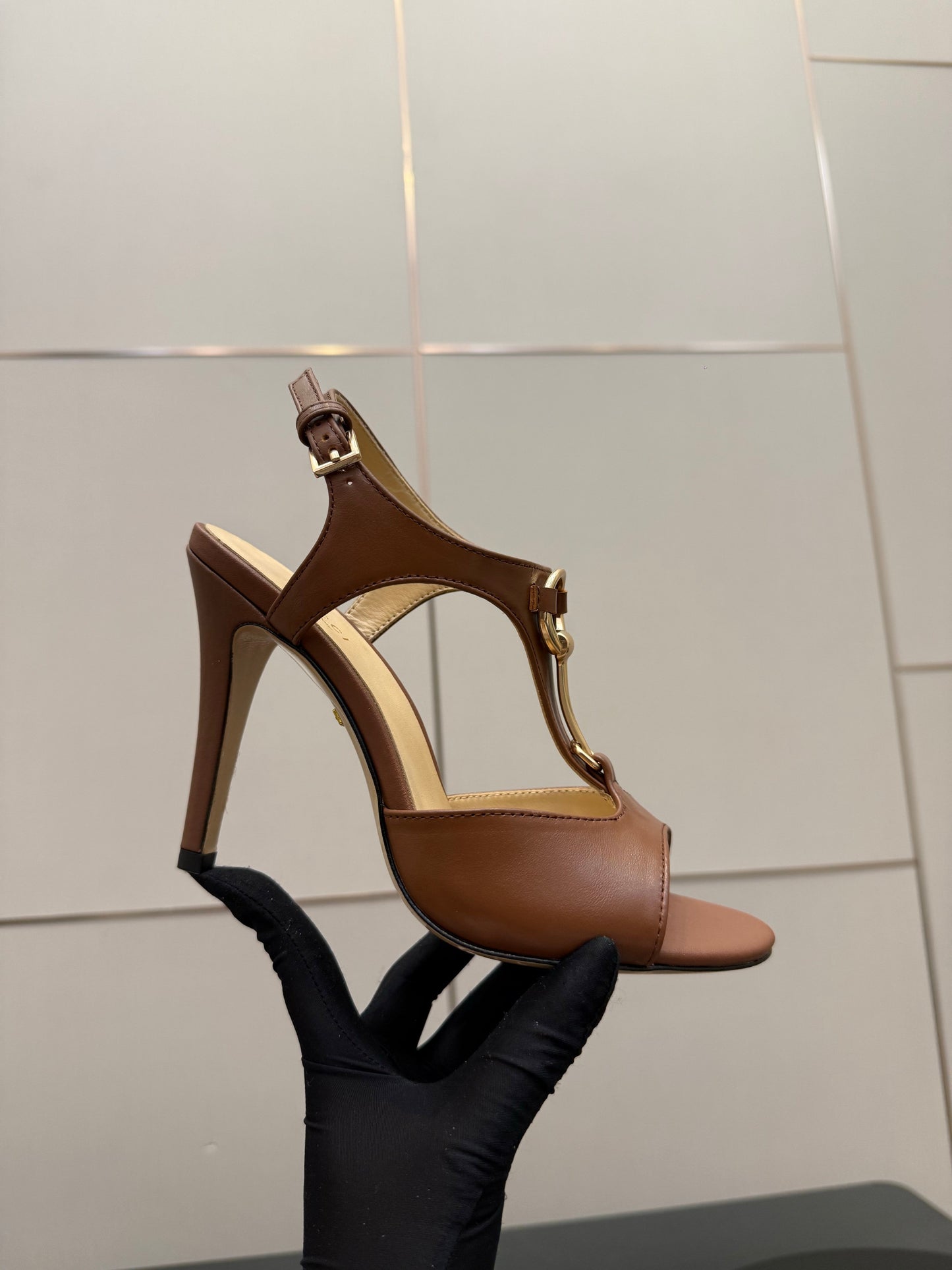 GG G-Buckle High-Heeled Sandals 10.5cm Brown Cowhide 725308