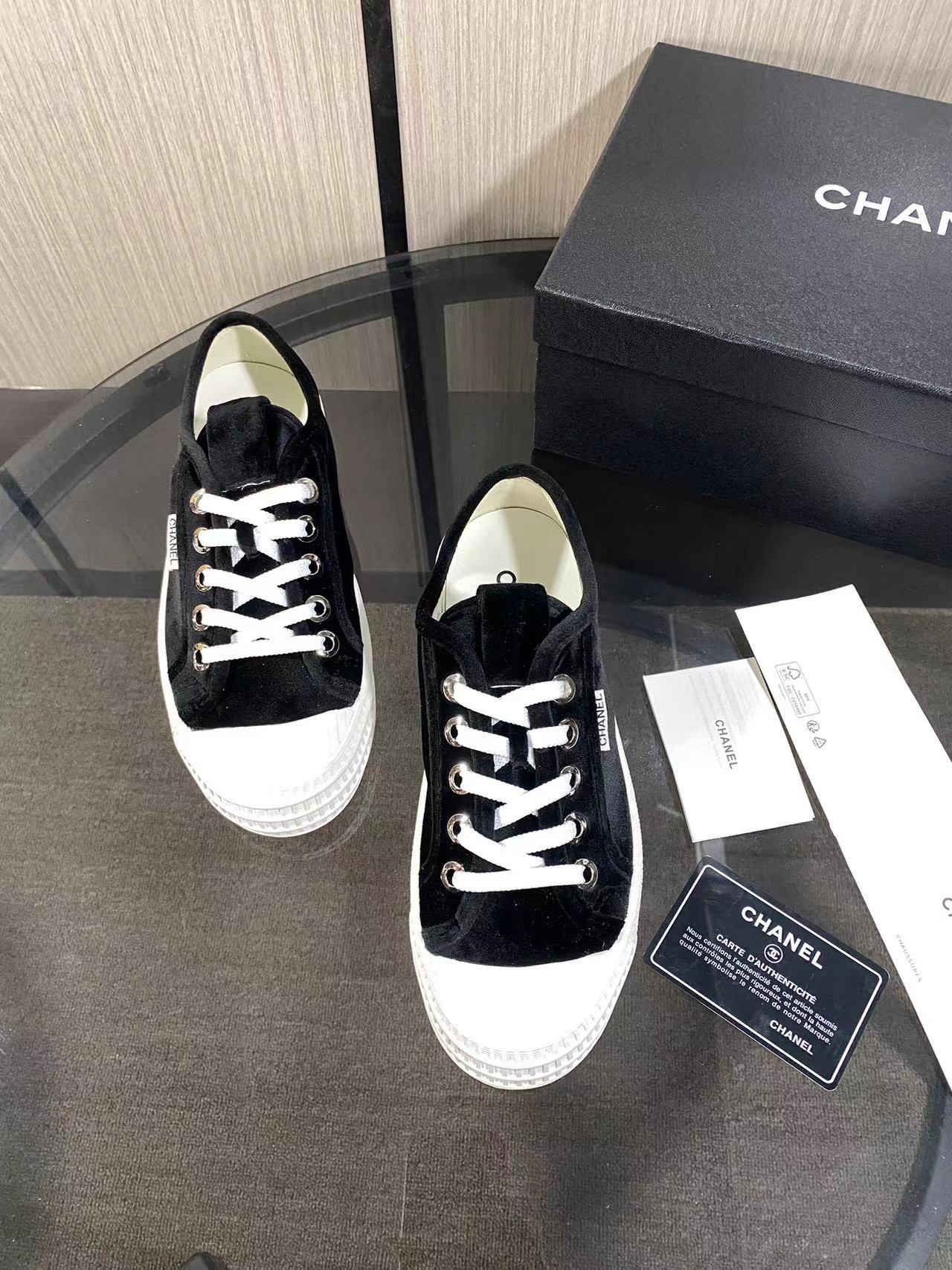 CC 26s Sneaker Black Suede 799310