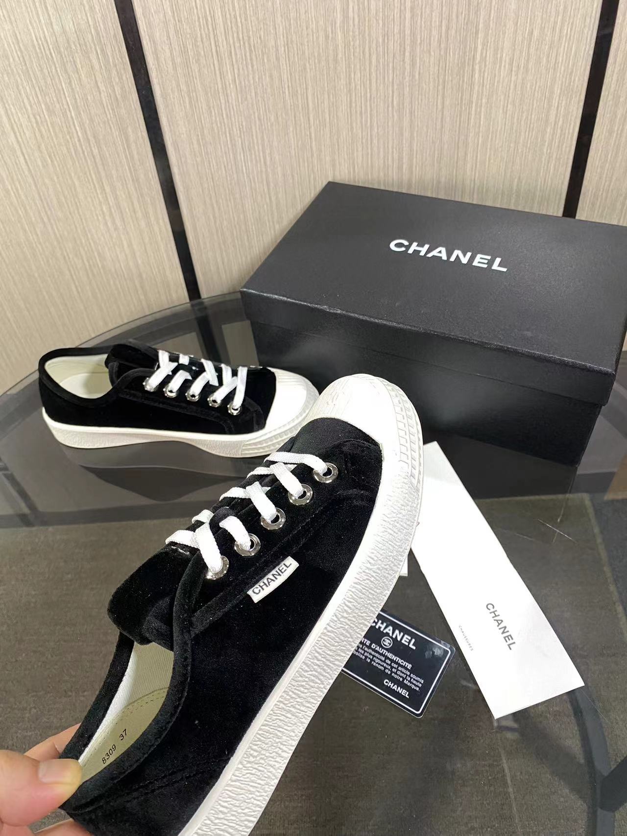 CC 26s Sneaker Black Suede 799310