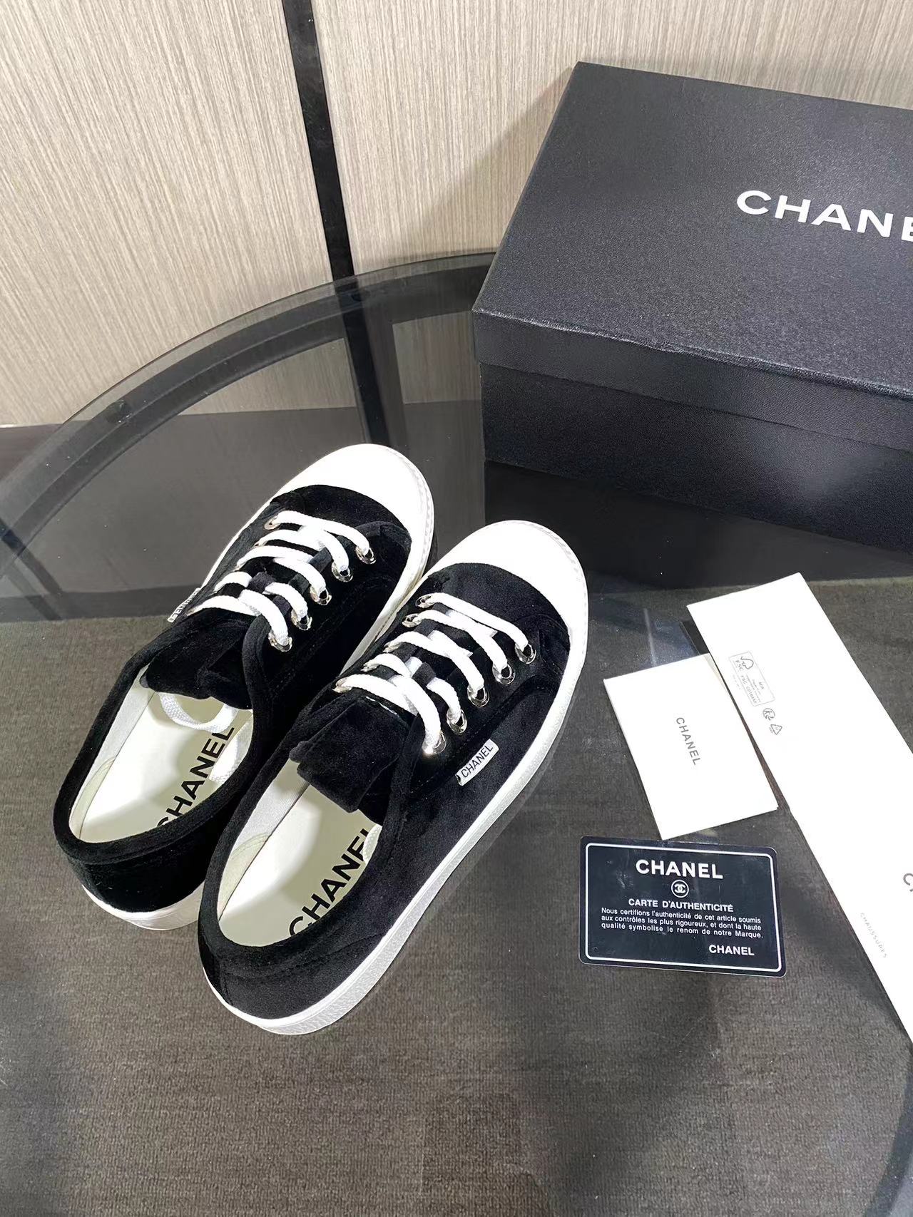 CC 26s Sneaker Black Suede 799310