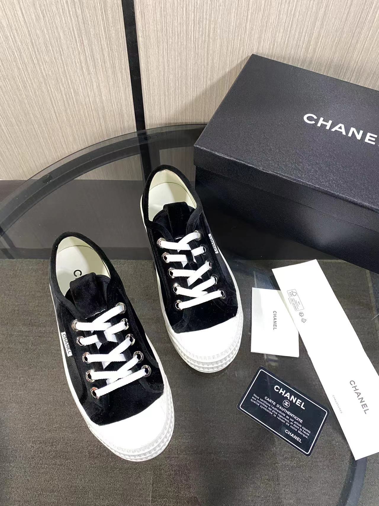 CC 26s Sneaker Black Suede 799310