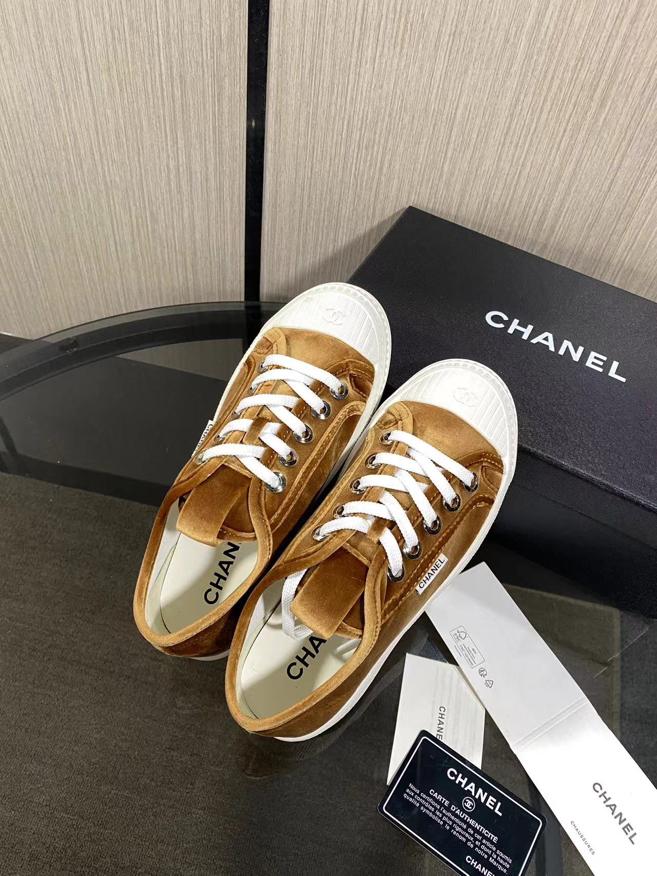 CC 26s Sneaker Light Brown Velvet 799312