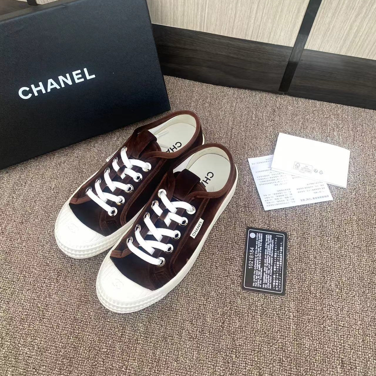 CC 26s Sneaker Brown Velvet 799315