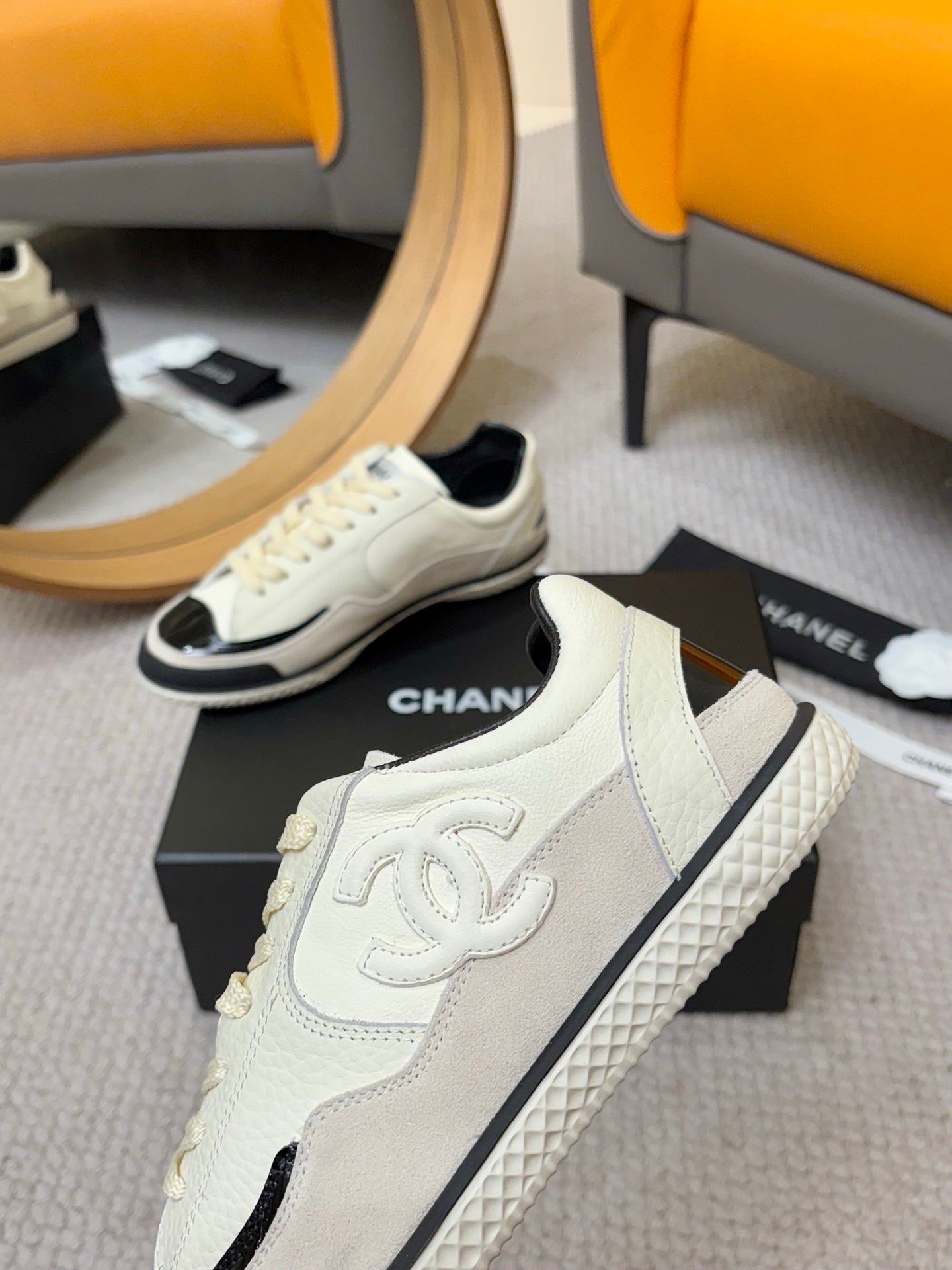 CC 25C Casual Sneakers Cream Black Cowhide Suede Patent Leather 528157