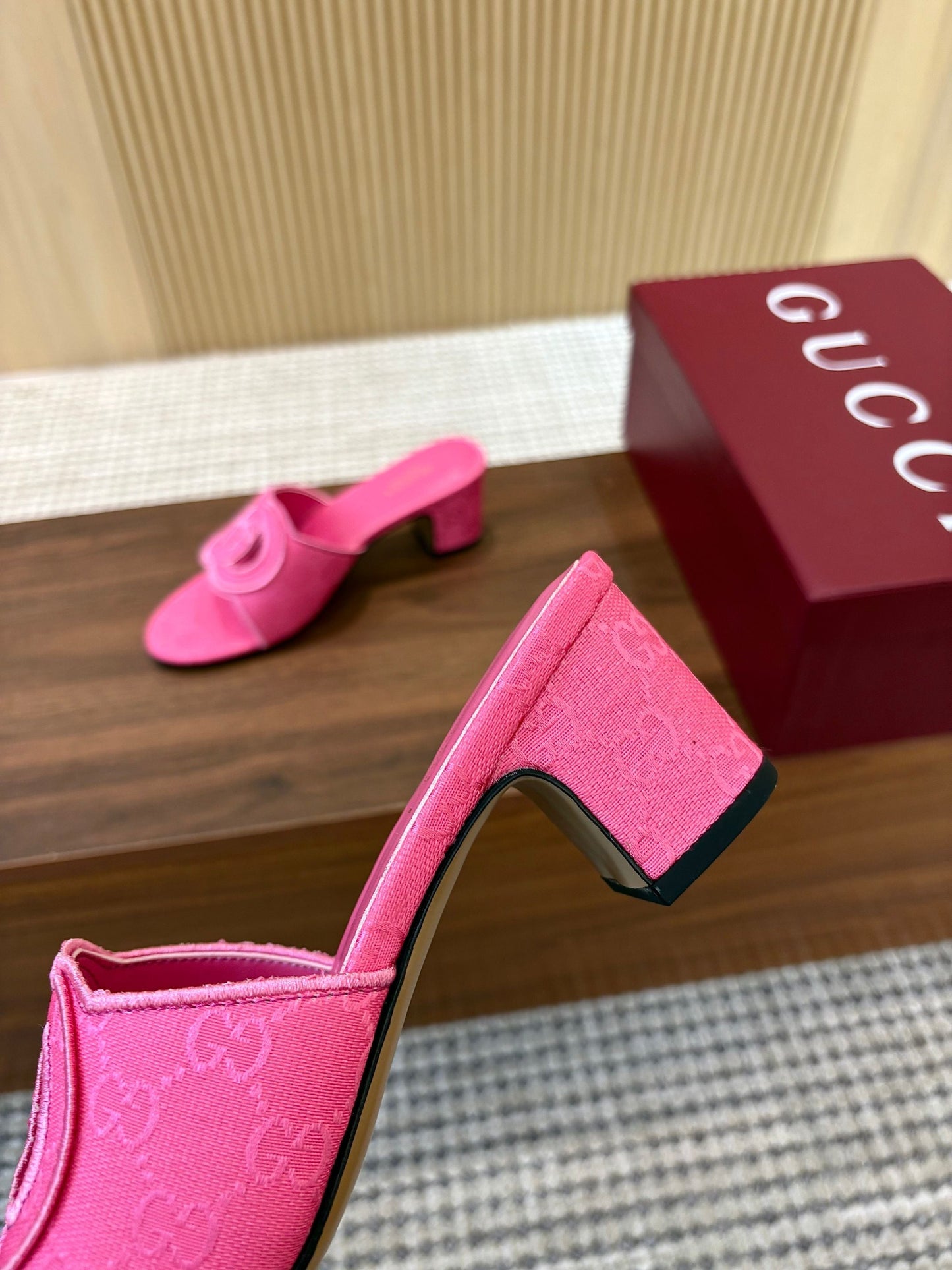 GG Interlocking G Cutout Sandals 5.5cm Hot Pink Canvas 646503