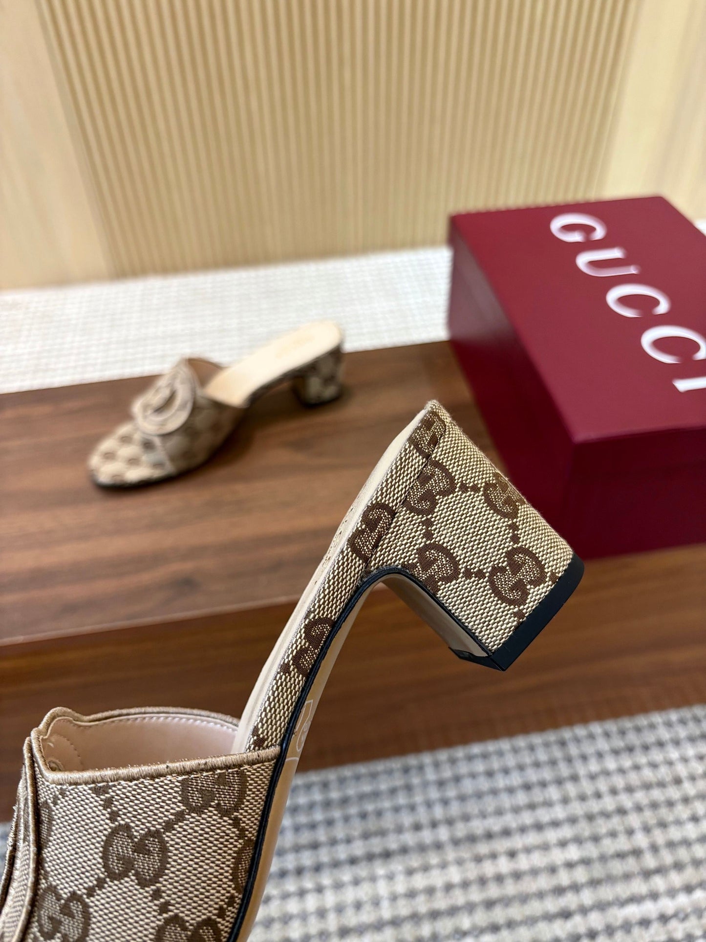 GG Interlocking G Cutout Sandals 5.5cm Khahi Beige Sheepskin Canvas 646500