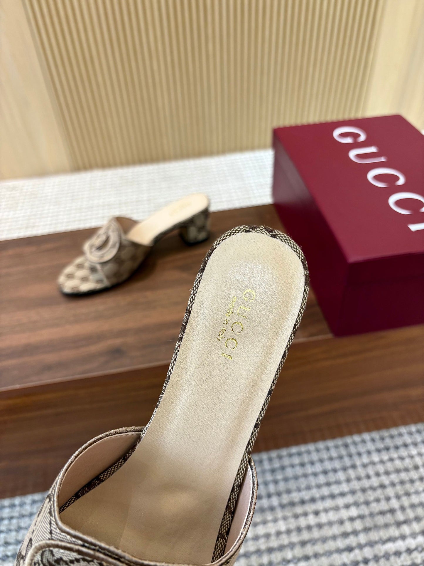 GG Interlocking G Cutout Sandals 5.5cm Khahi Beige Sheepskin Canvas 646500