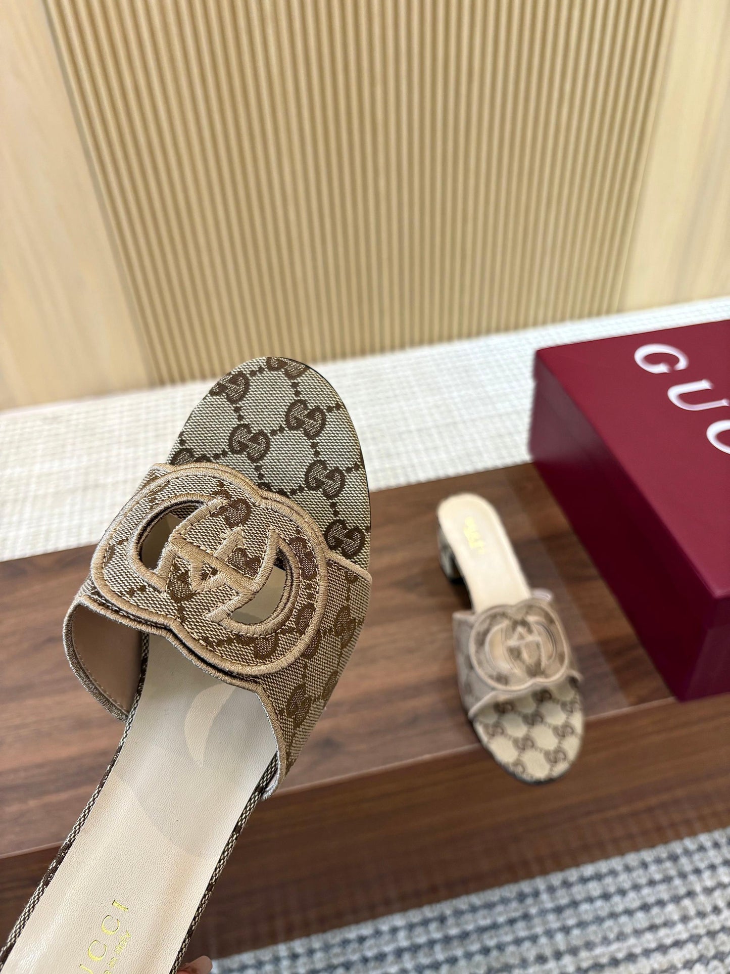 GG Interlocking G Cutout Sandals 5.5cm Khahi Beige Sheepskin Canvas 646500