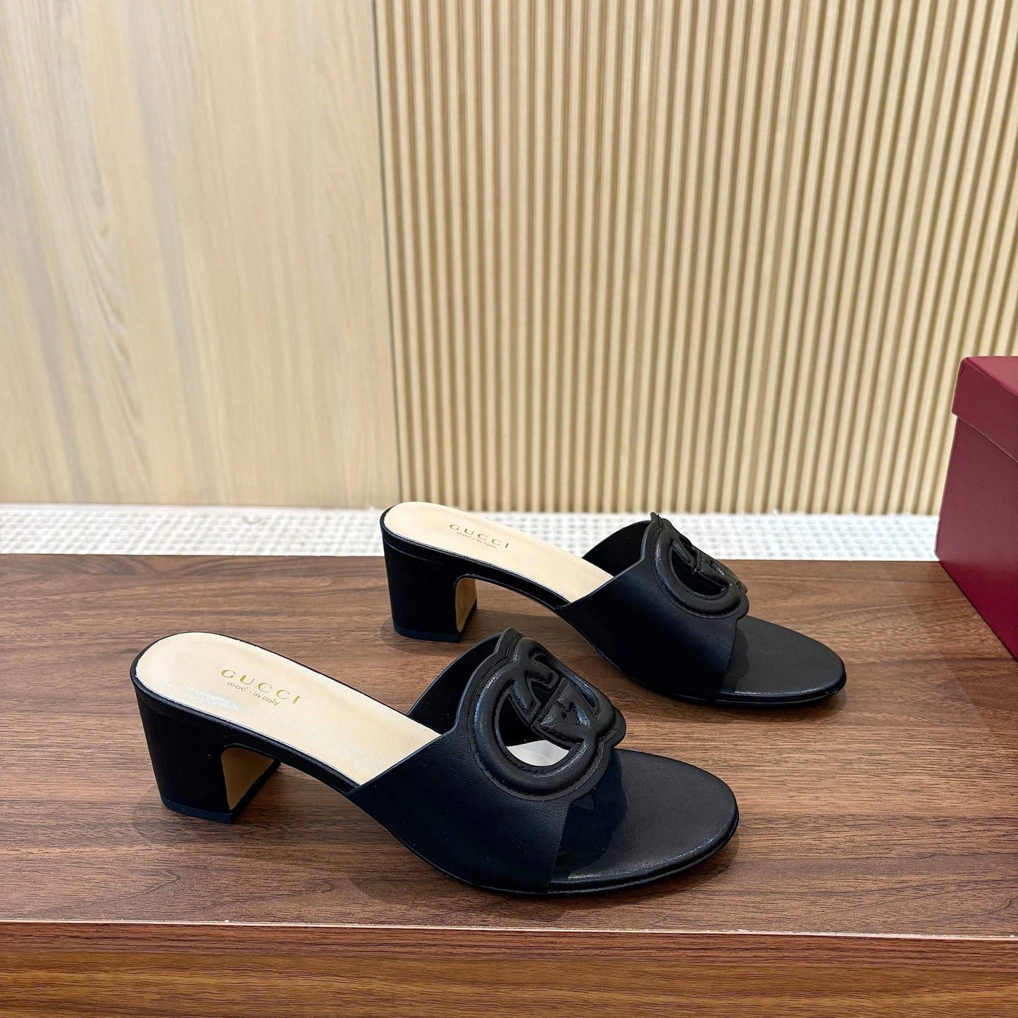 GG Interlocking G Cutout Sandals 5.5cm Black Sheepskin 646499