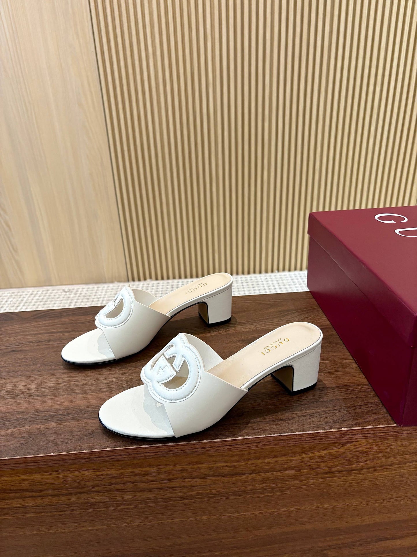 GG Interlocking G Cutout Sandals 5.5cm White Sheepskin 646497